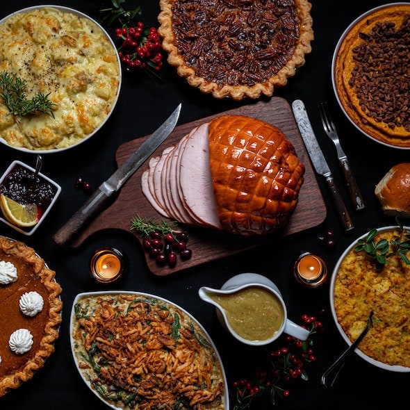Perfect Guide to Christmas Food and Wine Pairings by UrbanFindr